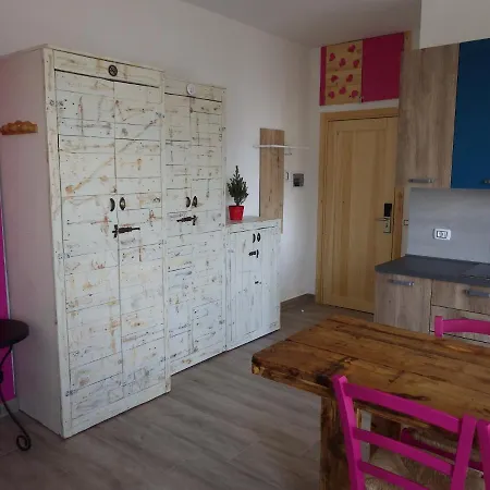 Altavalle Holiday Home, Monolocale Pink E Bilocale Lime Chiesa in Valmalenco Exterior foto